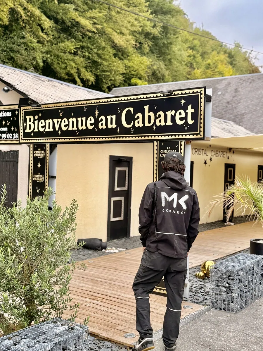 Arrivée sur le chantier du cabaret