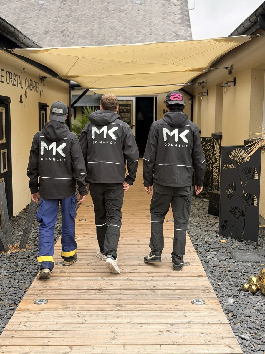 L'équipe MK sur le chantier