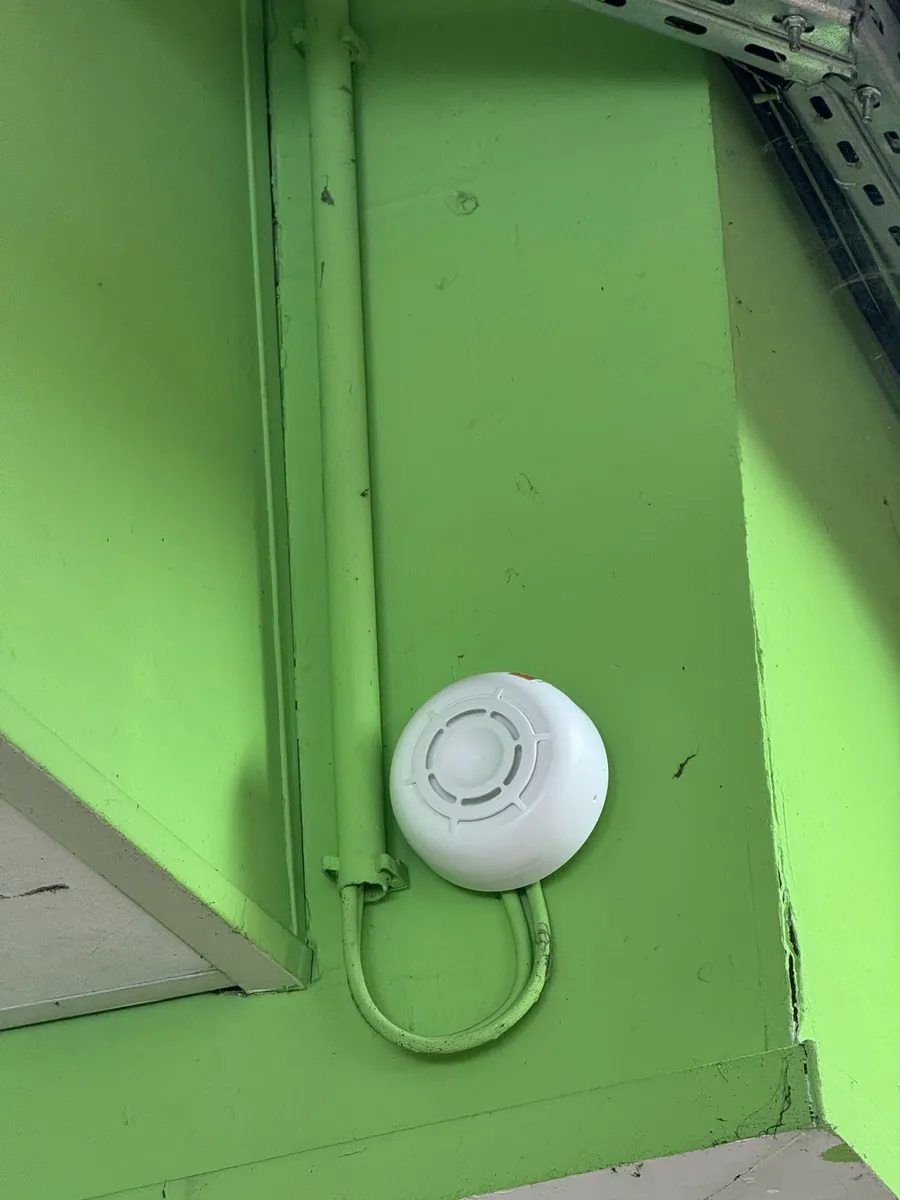 Détecteur de fumée en surface de vente