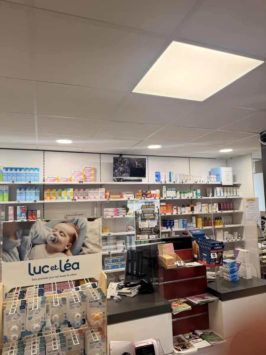 Écran de contrôle installé en arrière-comptoir