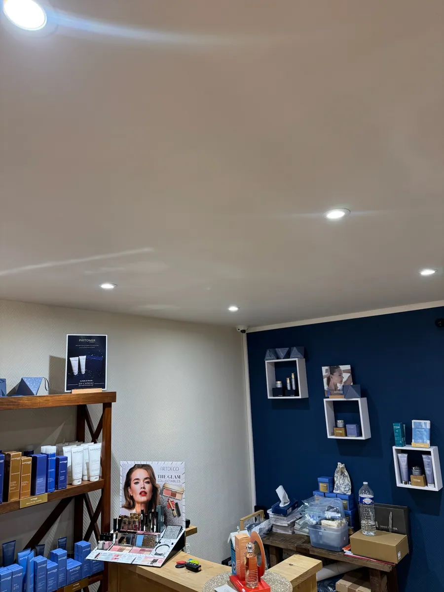 Espace de vente d'un institut de beauté sous vidéoprotection
